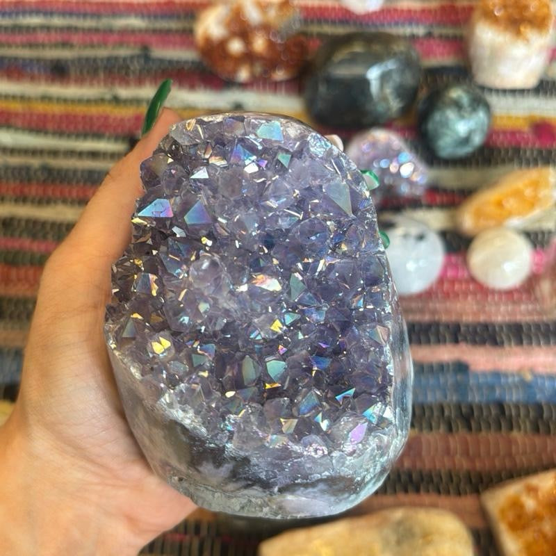 Aura Amethyst Cut Base