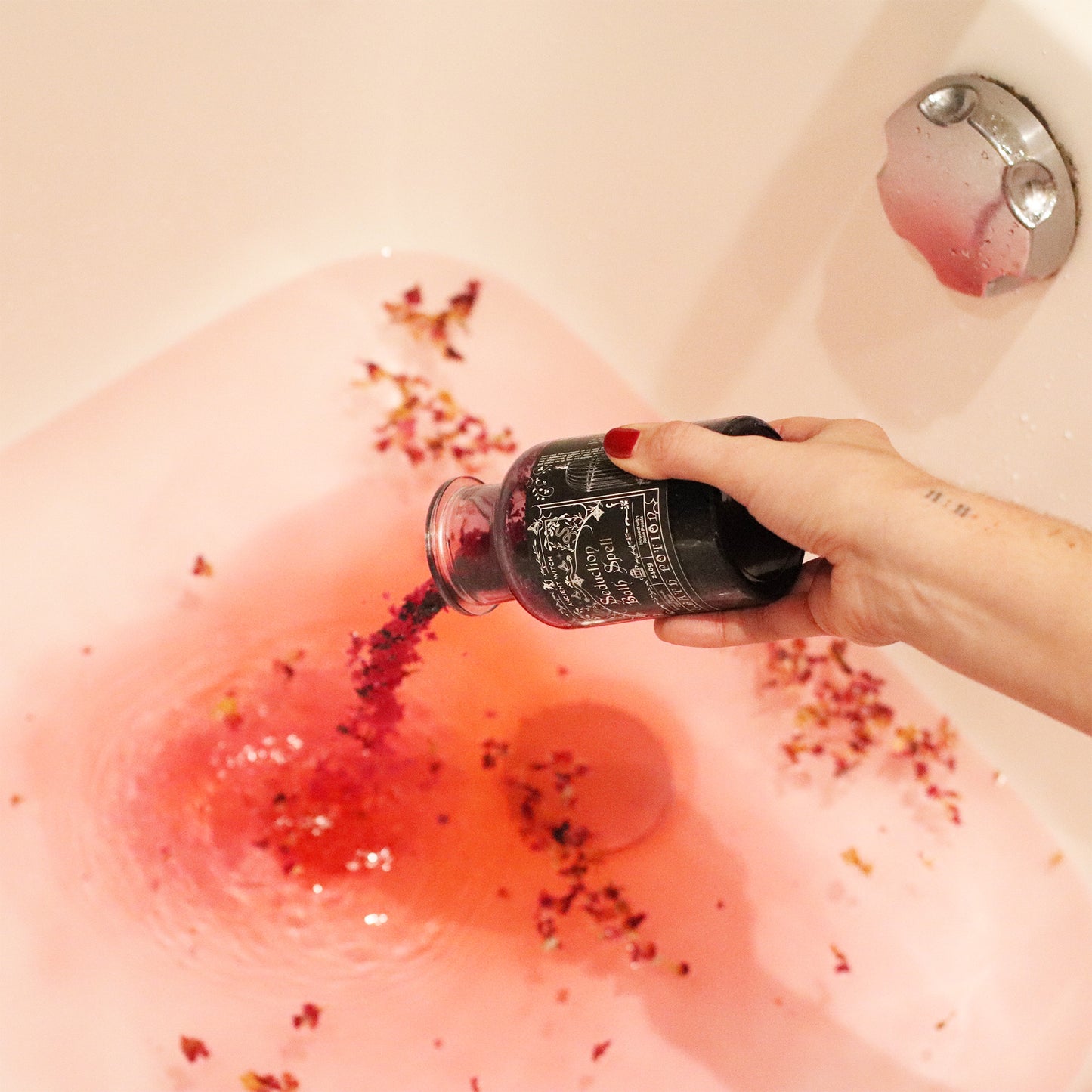 Ancient Witch Bath Potion & Amethyst Amulet: Seduction