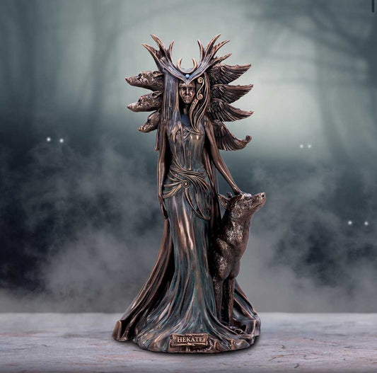 Hekate XL Figure 32cm