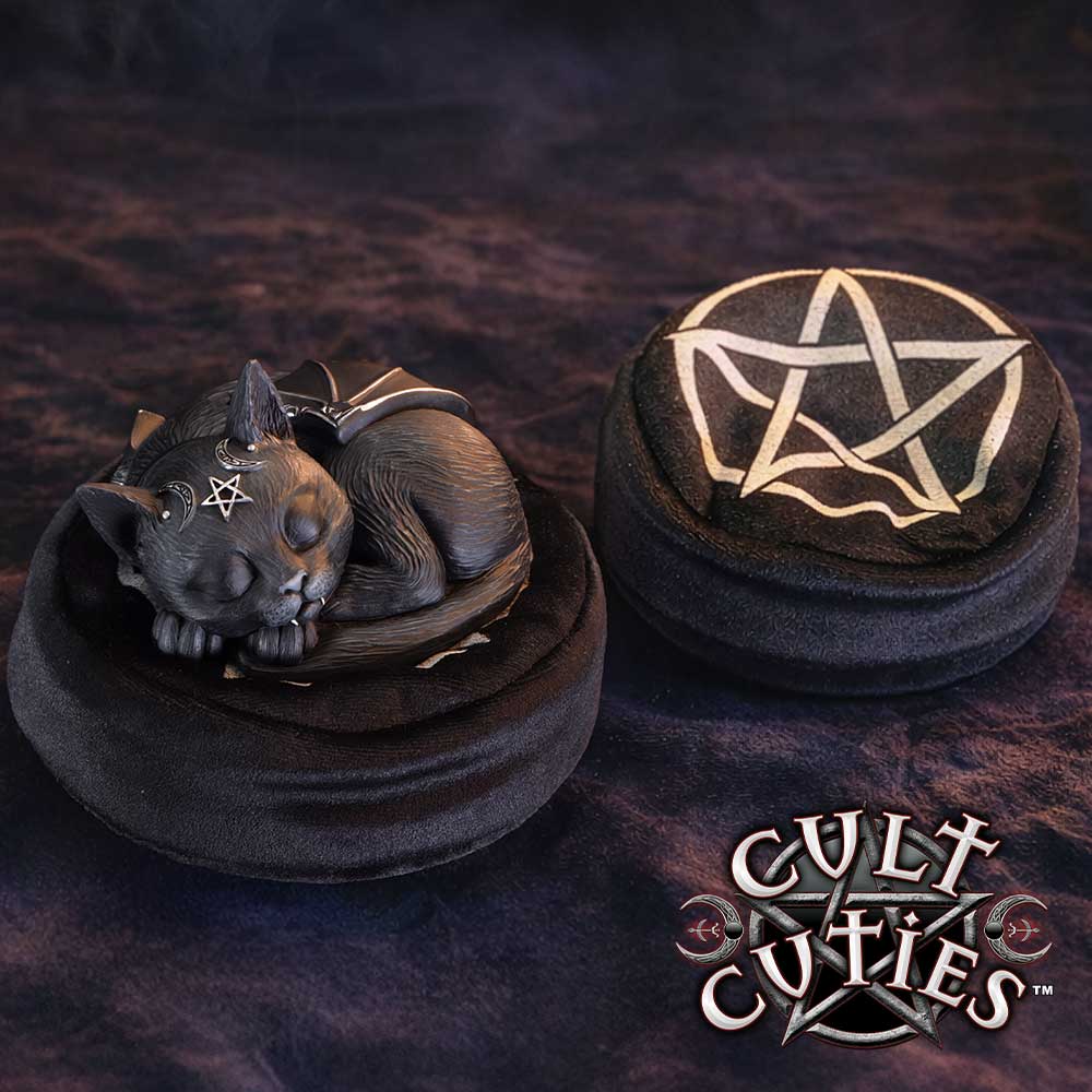 Cult Cuties: Malpuss Dreams