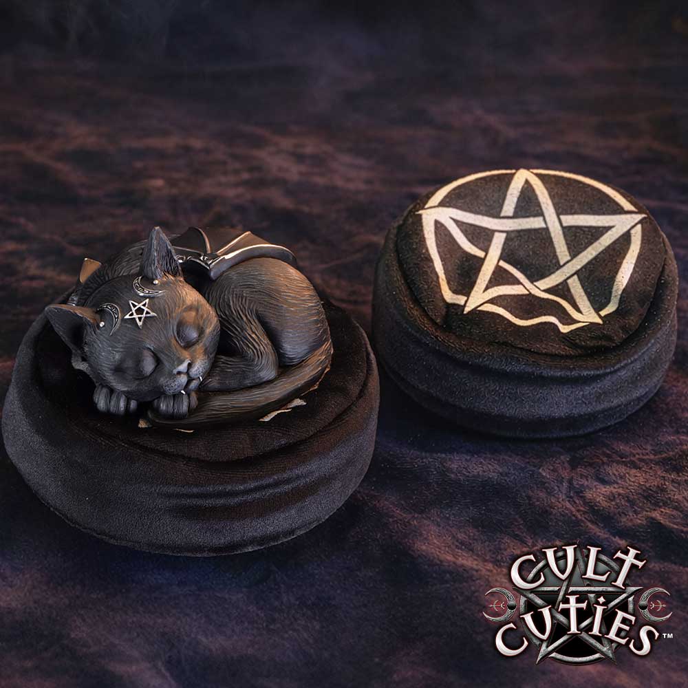 Cult Cuties: Malpuss Dreams